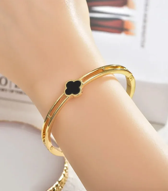 Clover Charm Bangle