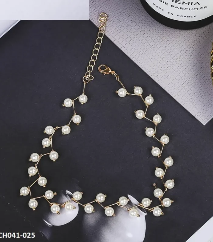 Elegant Pearl Choker